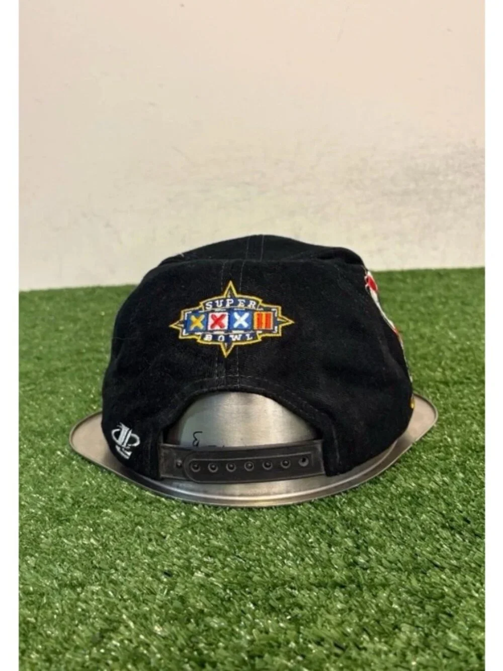 Vintage Denver Broncos hat cap snap back black logo athletic super bowl mens